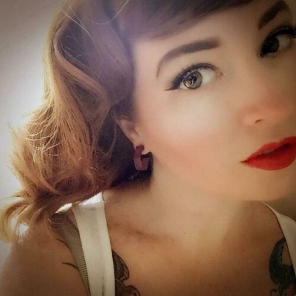 Frosted Vintage Lucite Tapered Hex Hoops Earrings - Picture 5 of 5